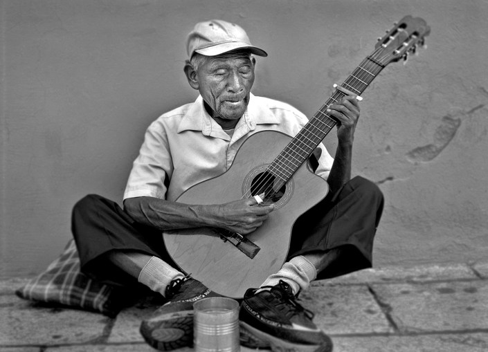 blind guitar player oaxa copy