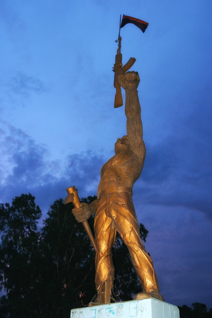 0909b ni mn statue night copy